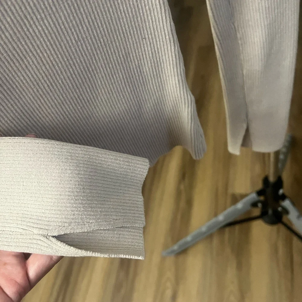 H&M Cream Ribbed Top - Picture 3 of 3